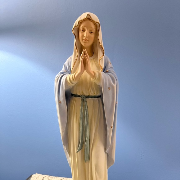 ✨ Blessed Virgin Mary by Veronese Design 🙏🏻 Holy Journey Religious Statue 🙏🏻 - Picture 9 of 16